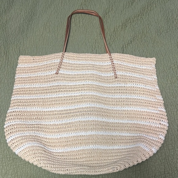 Hat Attack Raffia Bag - Picture 2 of 5